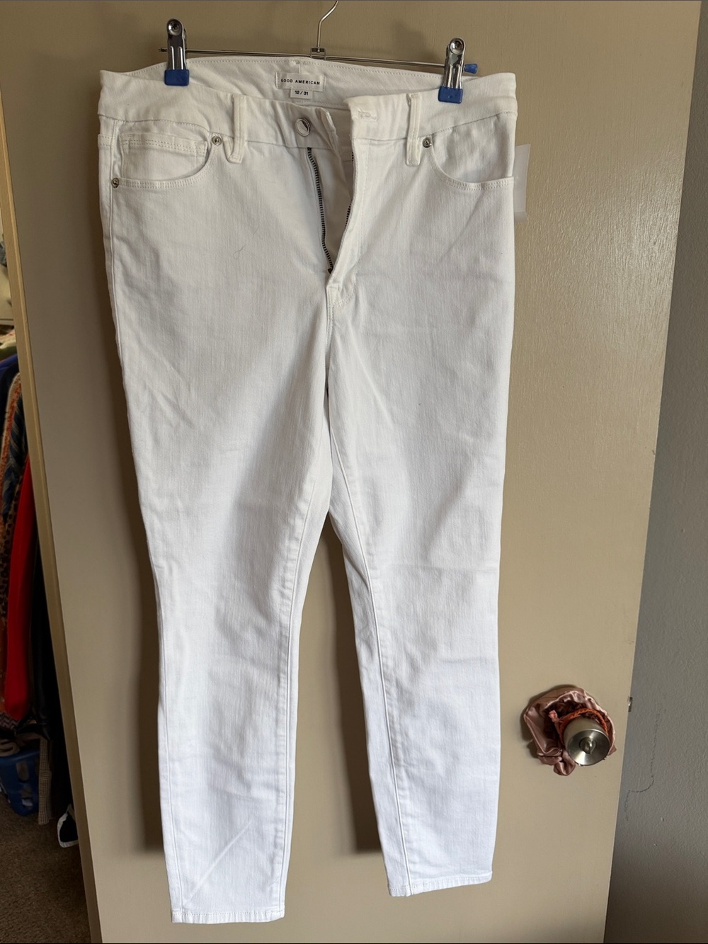 Good American Bright White Cropped Ankle Jeans